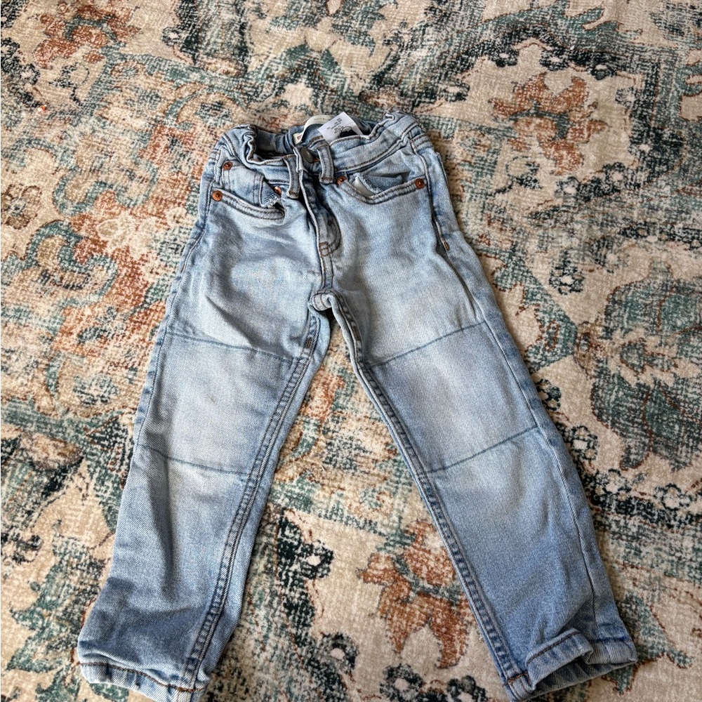 Levi’s 3T light wash jeans